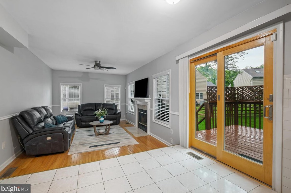 8404 Tea Rose Dr, Gaithersburg MD  20879-4651 exterior