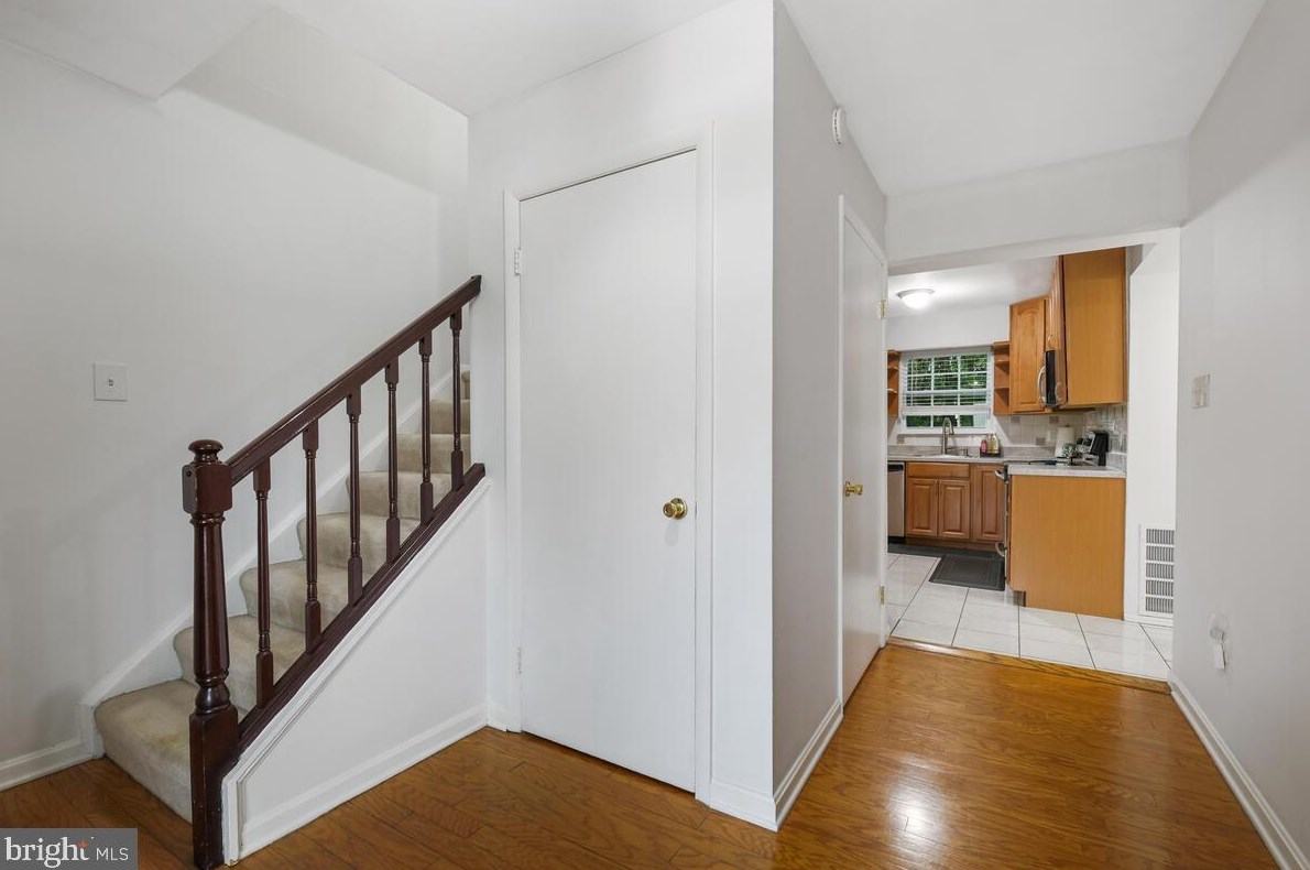 8404 Tea Rose Dr, Gaithersburg MD  20879-4651 exterior