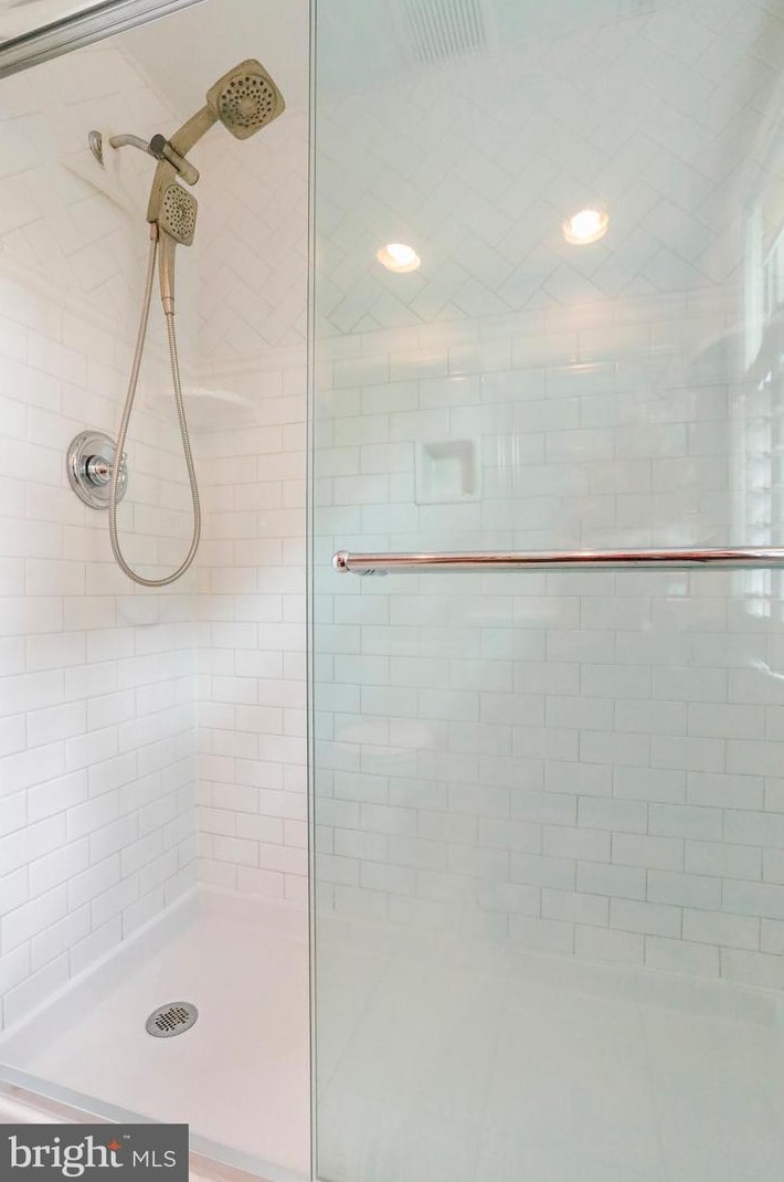 18929 Diary Rd, Gaithersburg MD 20886-3136 exterior