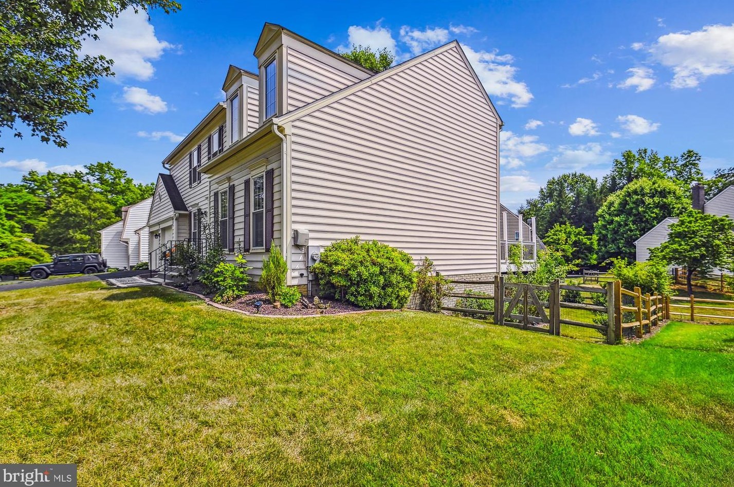 20813 Aspenwood Ln, Gaithersburg MD  20886-4067 exterior