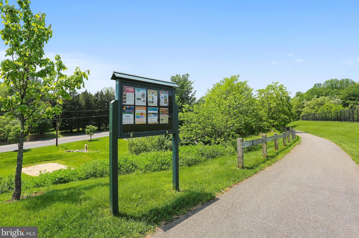 20813 Aspenwood Ln, Gaithersburg MD  20886-4067 exterior