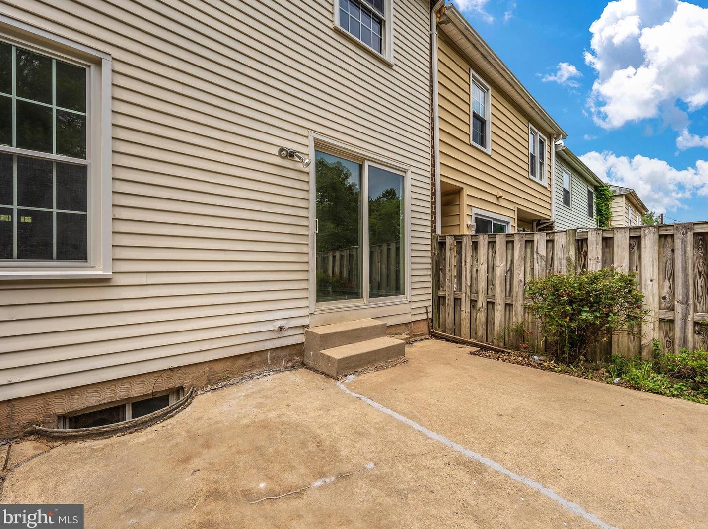 18601 Nuthatcher Ln, Gaithersburg MD  20879-1707 exterior