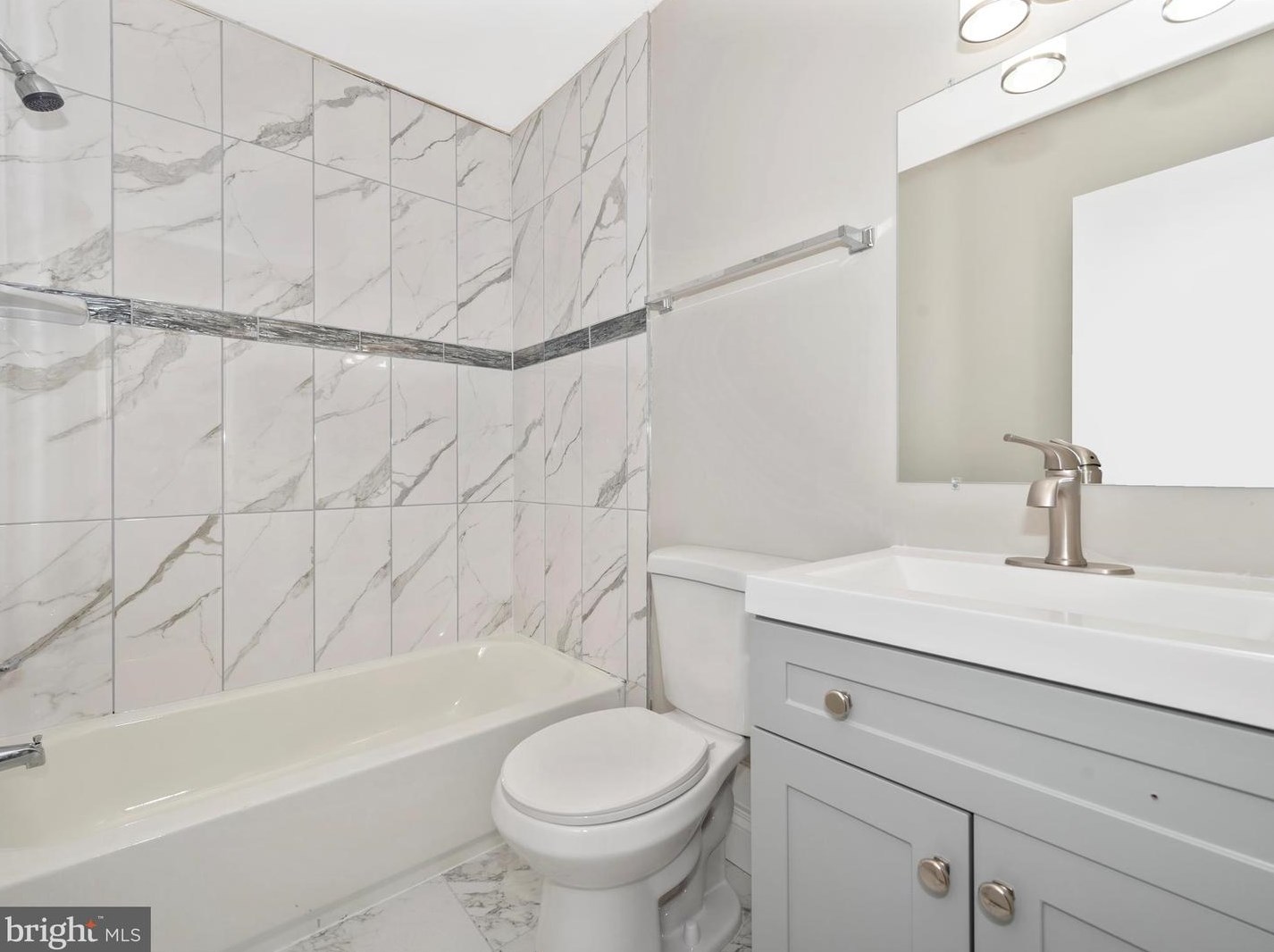 18601 Nuthatcher Ln, Gaithersburg MD  20879-1707 exterior