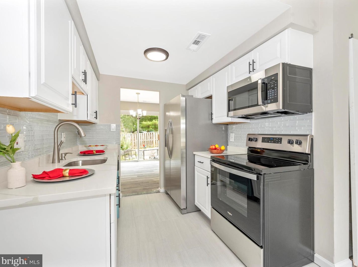 18601 Nuthatcher Ln, Gaithersburg MD  20879-1707 exterior