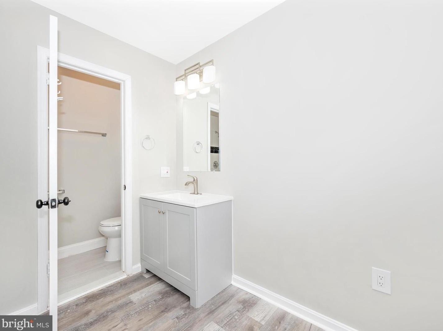 18601 Nuthatcher Ln, Gaithersburg MD  20879-1707 exterior