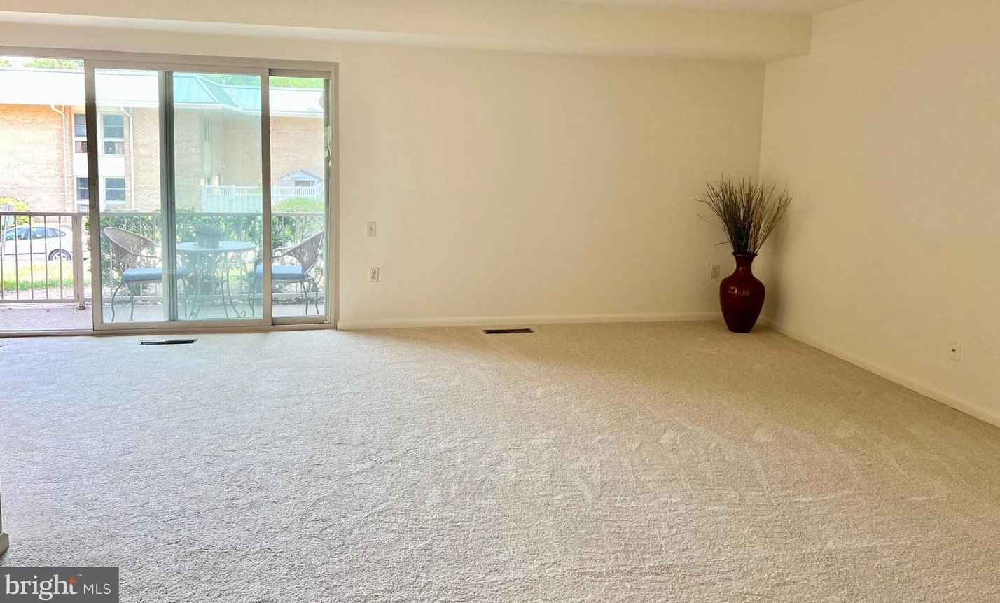 3364 Gleneagles Dr #71-1f, Silver Spring, MD 20906