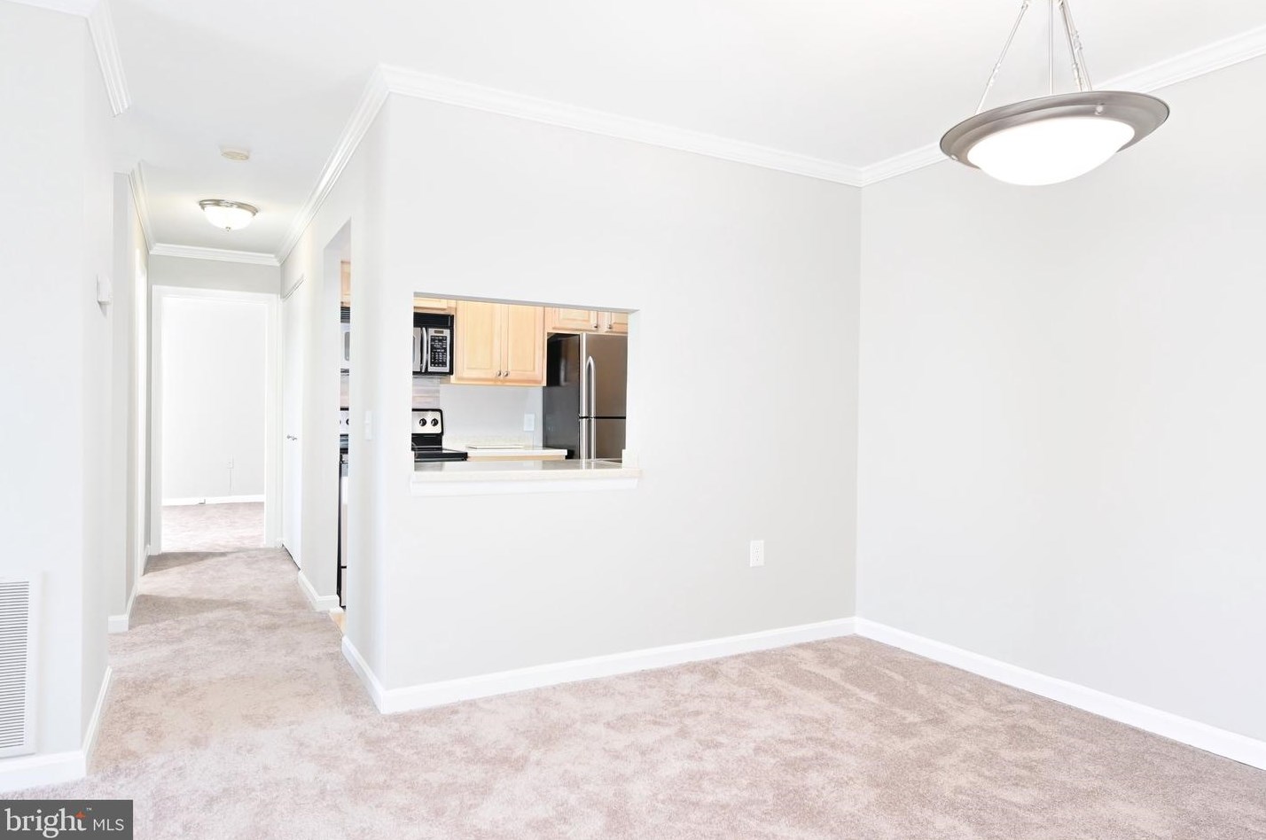 18300 Streamside Dr, Gaithersburg, MD 20879-5211