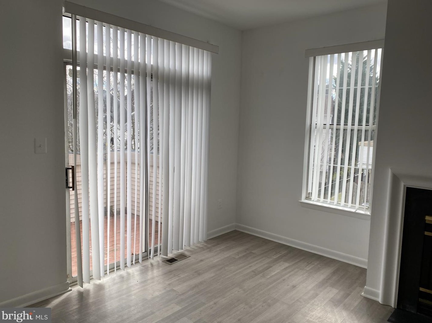 18148 Royal Bonnet Cir, Gaithersburg MD  20886-0440 exterior