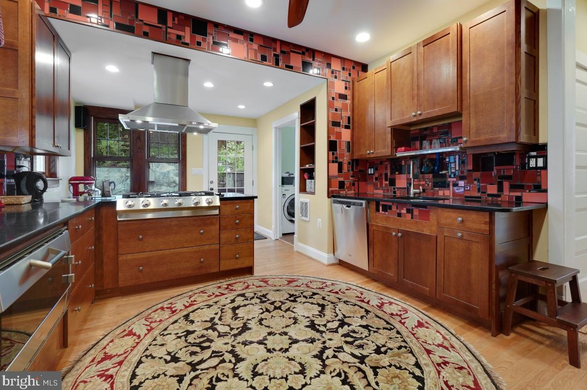 6710 Westmoreland Ave, Silver Spring MD 20912-4406 exterior