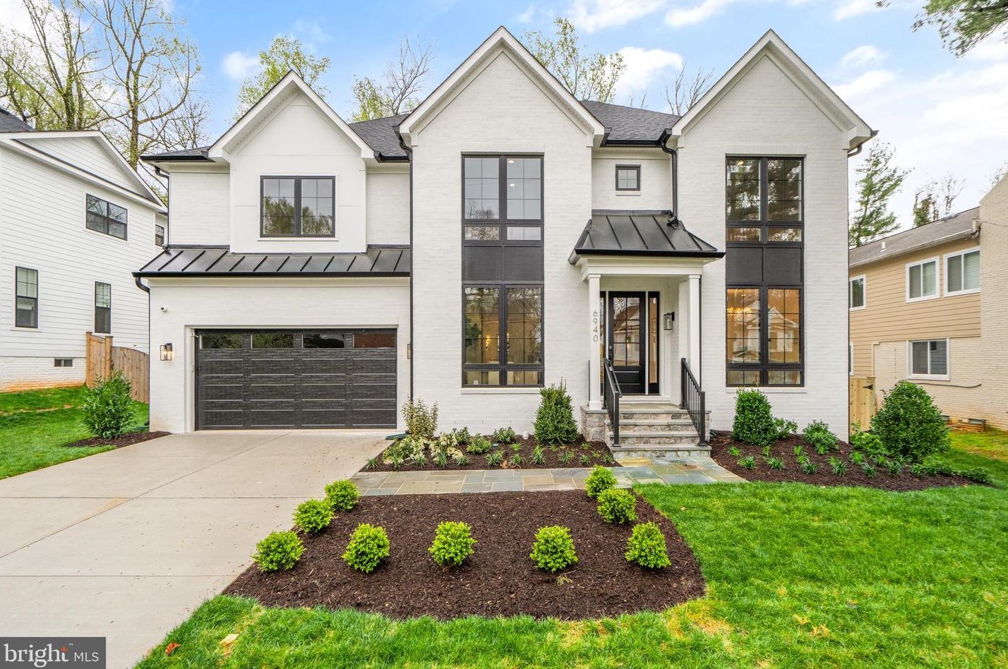 6940 Winterberry Ln, Bethesda, MD 20817-2909