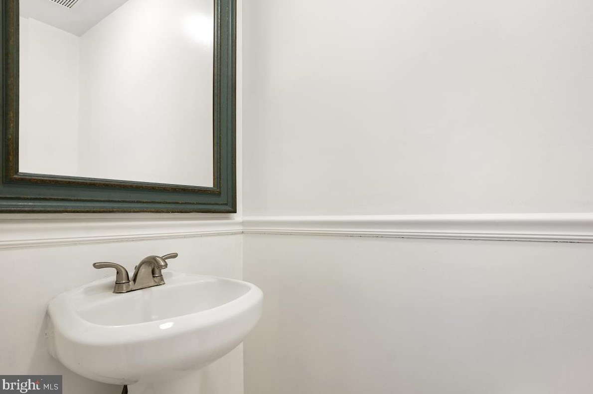 45 Gas Light Ct, Gaithersburg MD  20879-3274 exterior