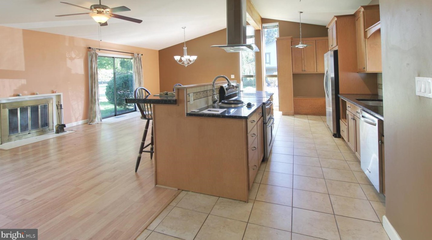 10632 Wayridge Dr, Gaithersburg MD  20886-3916 exterior