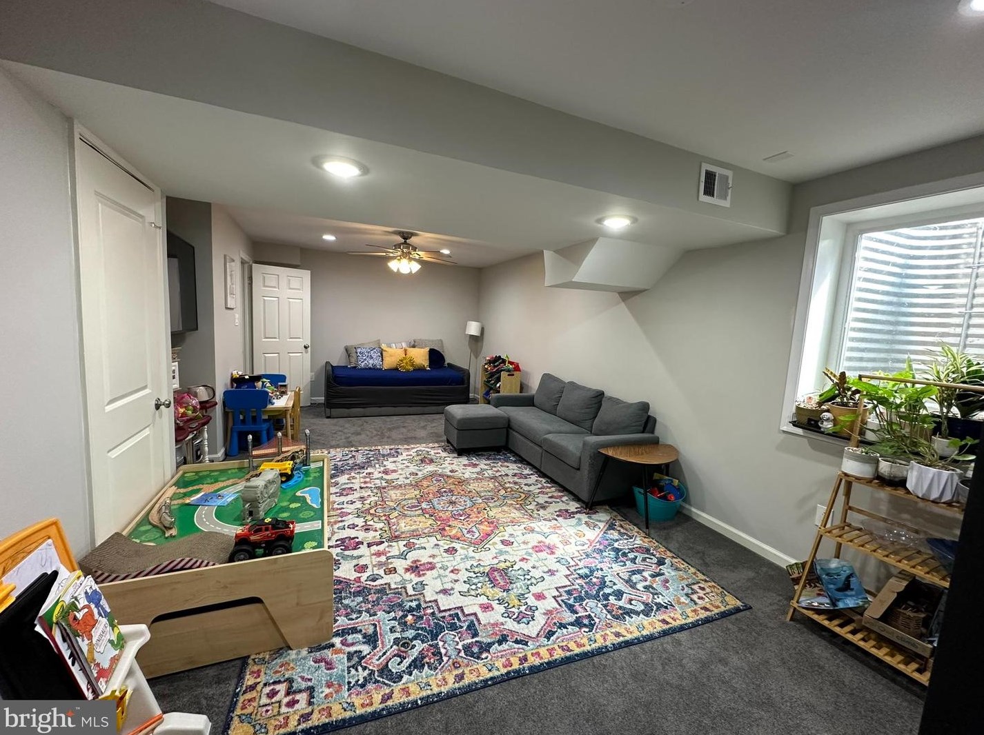 13216 Chestnut Oak Dr, Gaithersburg MD  20878-3545 exterior