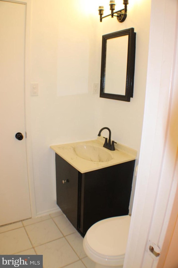 10008 Wedge Way, Gaithersburg MD 20886-1351 exterior