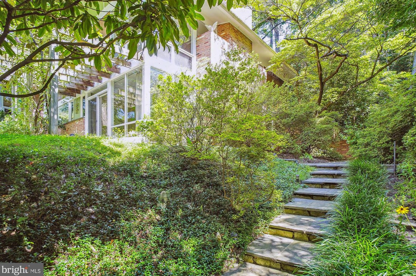 3913 Rickover Rd, Silver Spring, MD 20902