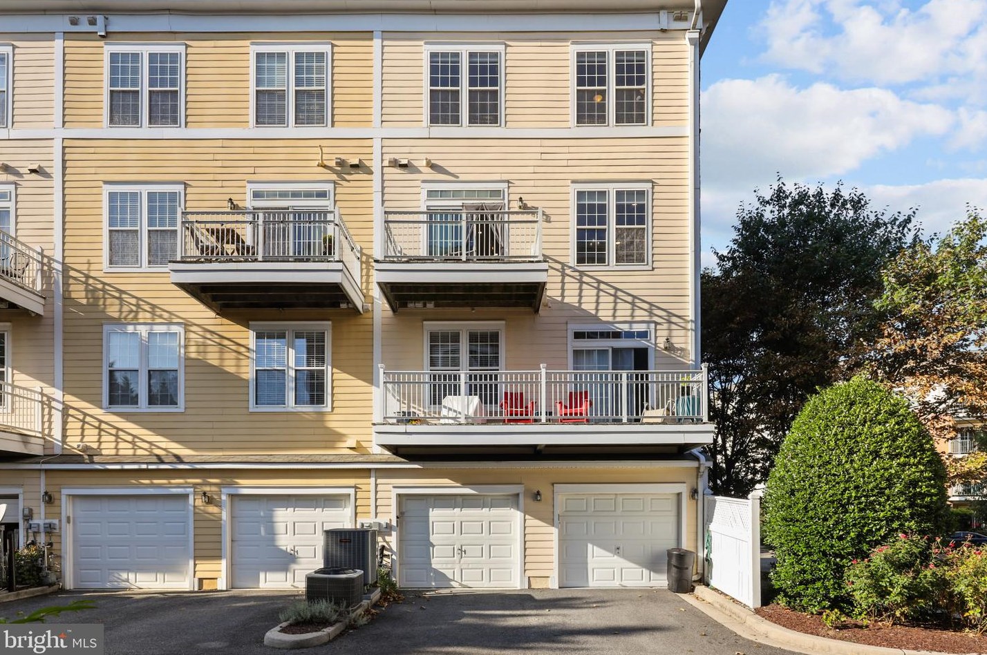 93 Chevy Chase St, Gaithersburg MD  20878-6520 exterior