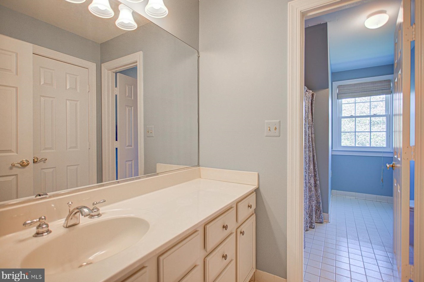 18307 Paradise Cove Ter, Olney MD  20832-3039 exterior