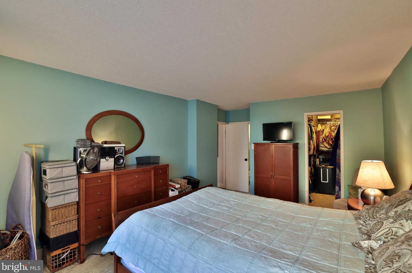 4515 Willard Ave, Bethesda MD  20815-3622 exterior