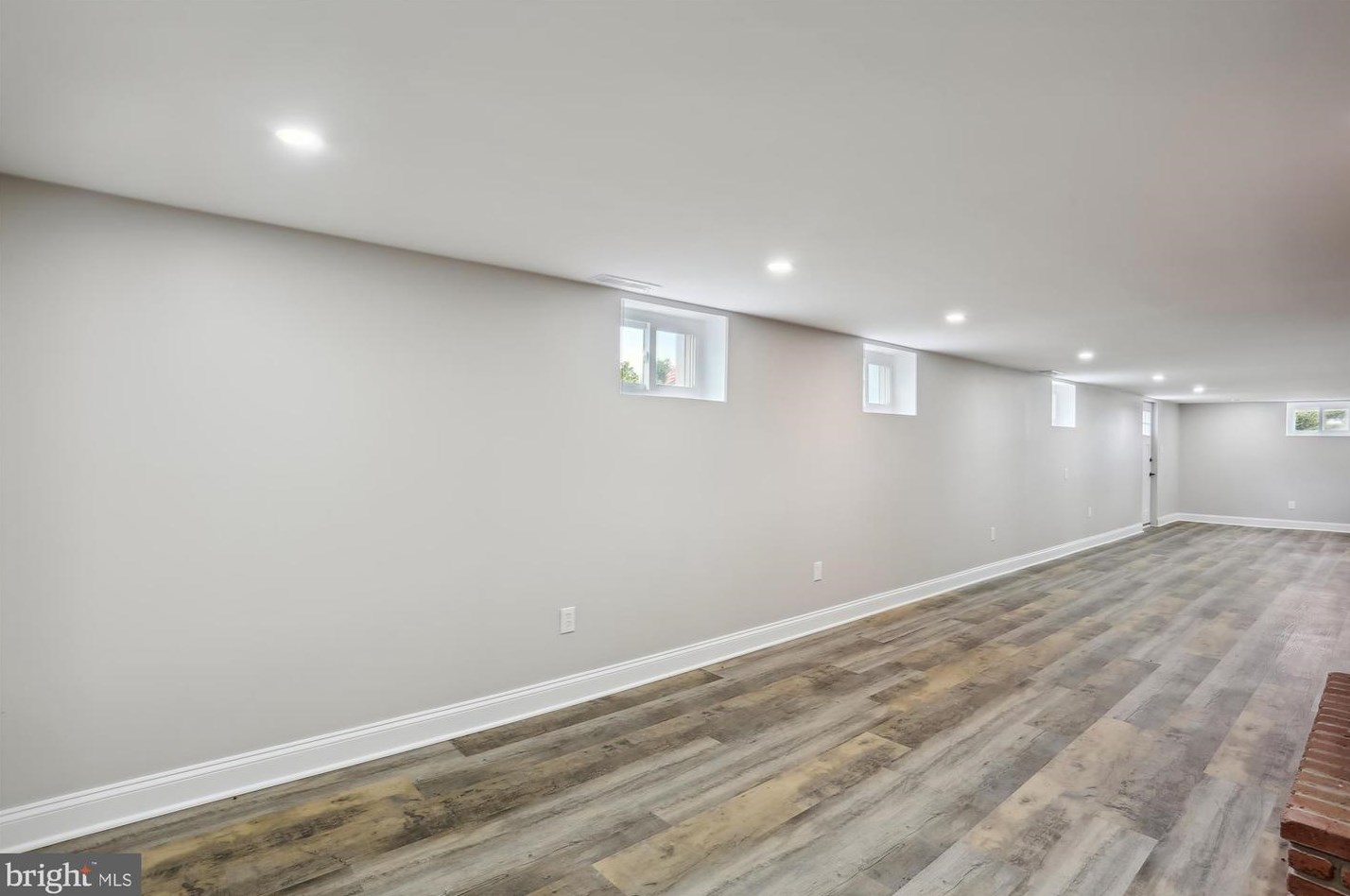 24404 Welsh Rd, Gaithersburg MD  20882-3934 exterior