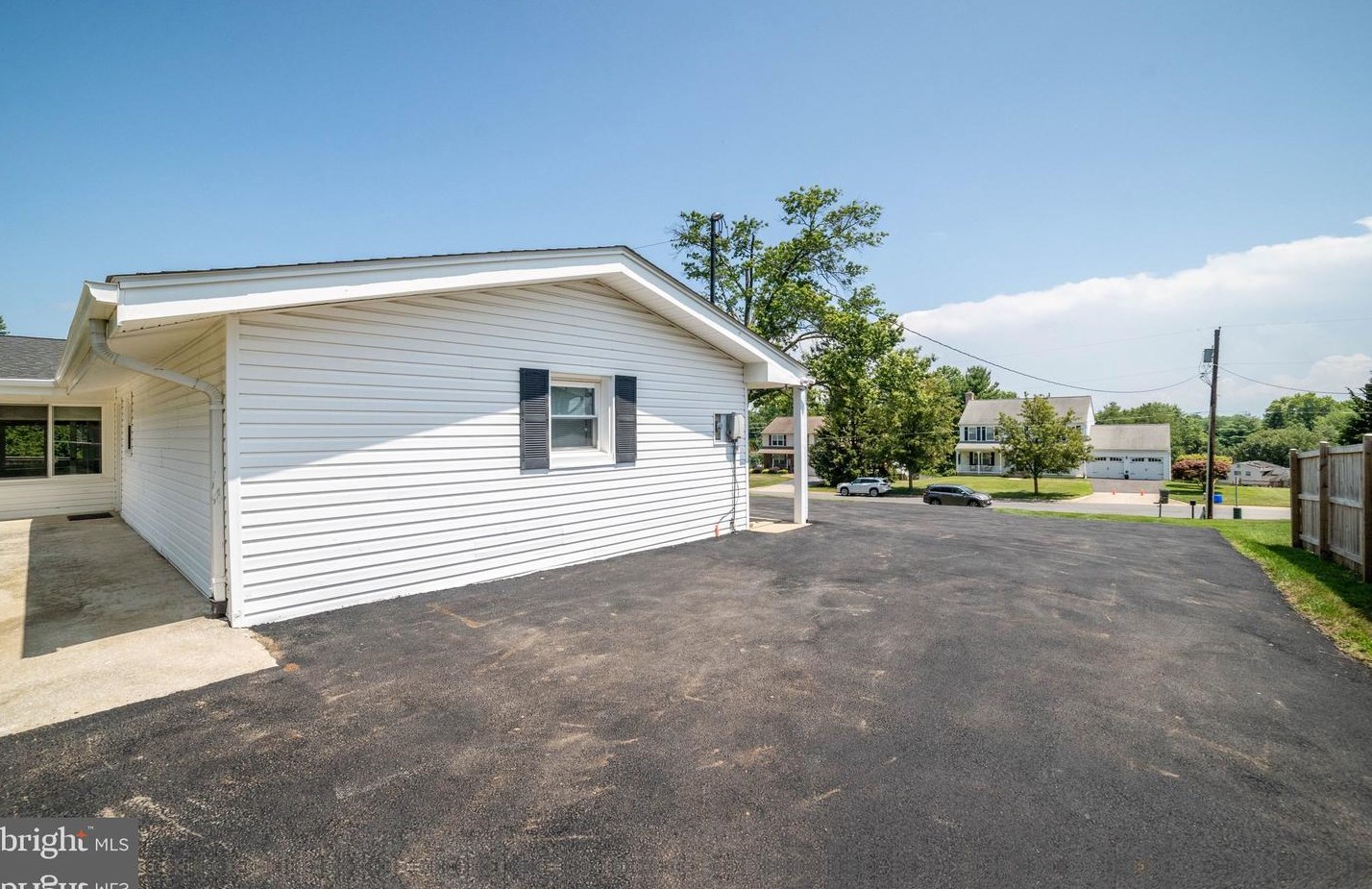 24404 Welsh Rd, Gaithersburg MD  20882-3934 exterior