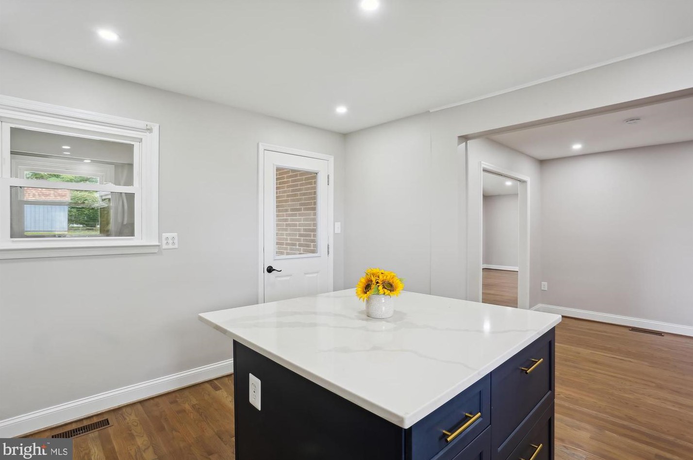 24404 Welsh Rd, Gaithersburg MD  20882-3934 exterior