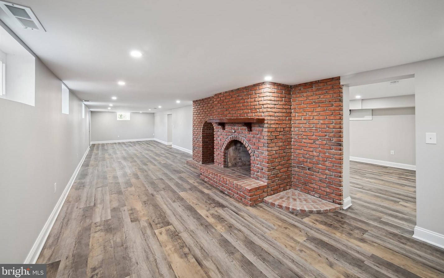 24404 Welsh Rd, Gaithersburg MD  20882-3934 exterior