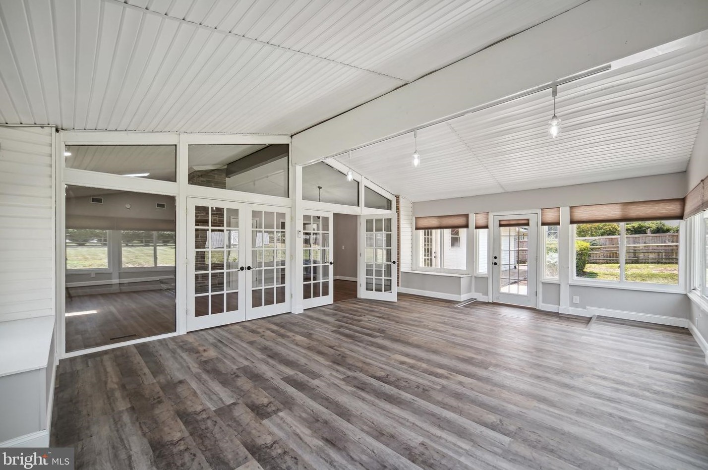 24404 Welsh Rd, Gaithersburg MD  20882-3934 exterior