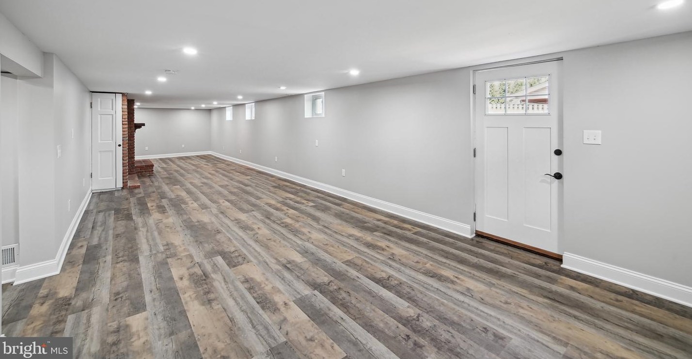 24404 Welsh Rd, Gaithersburg MD  20882-3934 exterior