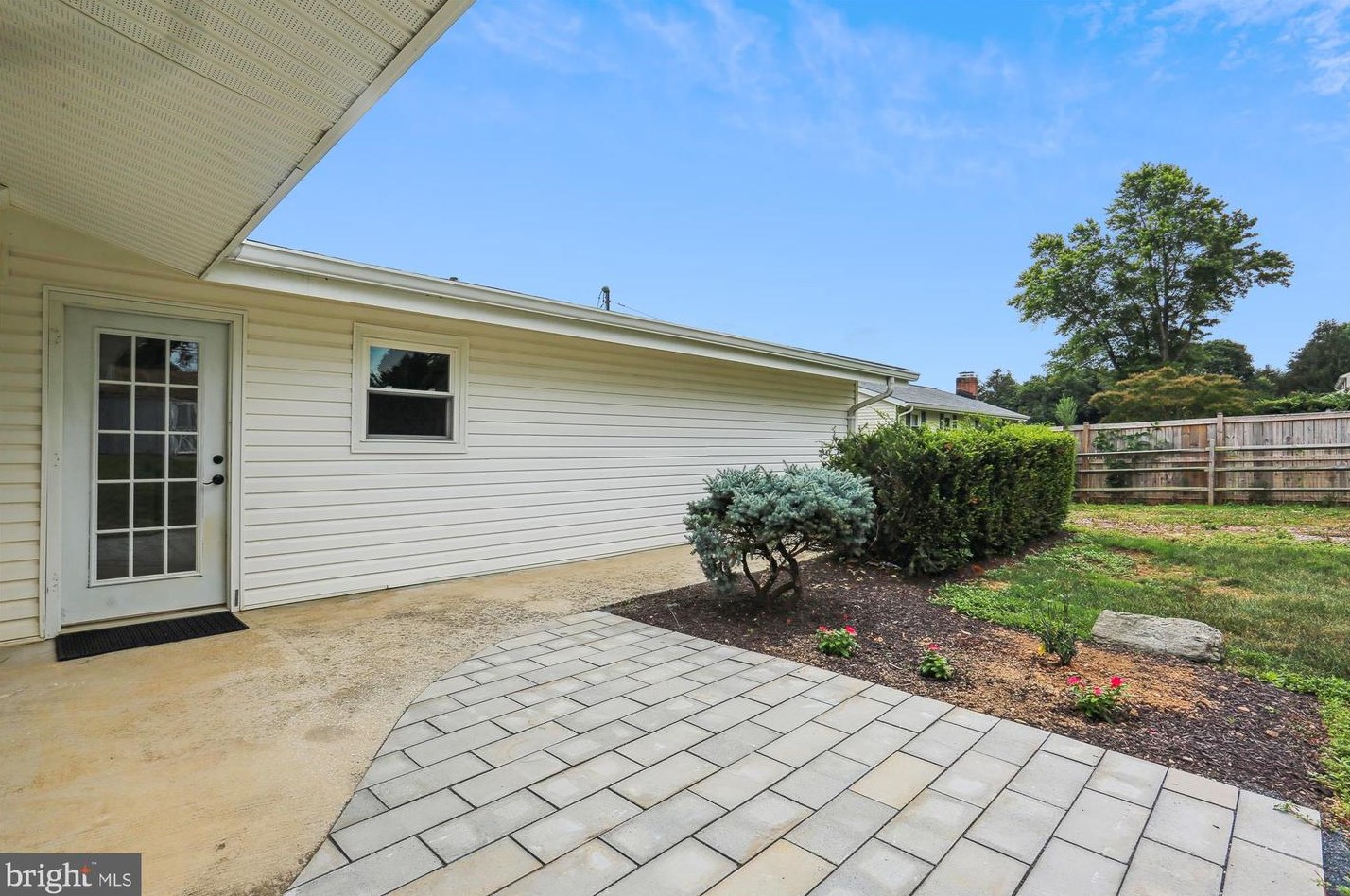 24404 Welsh Rd, Gaithersburg MD  20882-3934 exterior