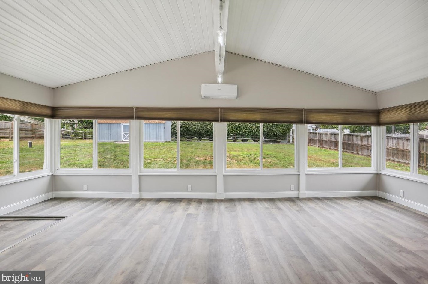 24404 Welsh Rd, Gaithersburg MD  20882-3934 exterior