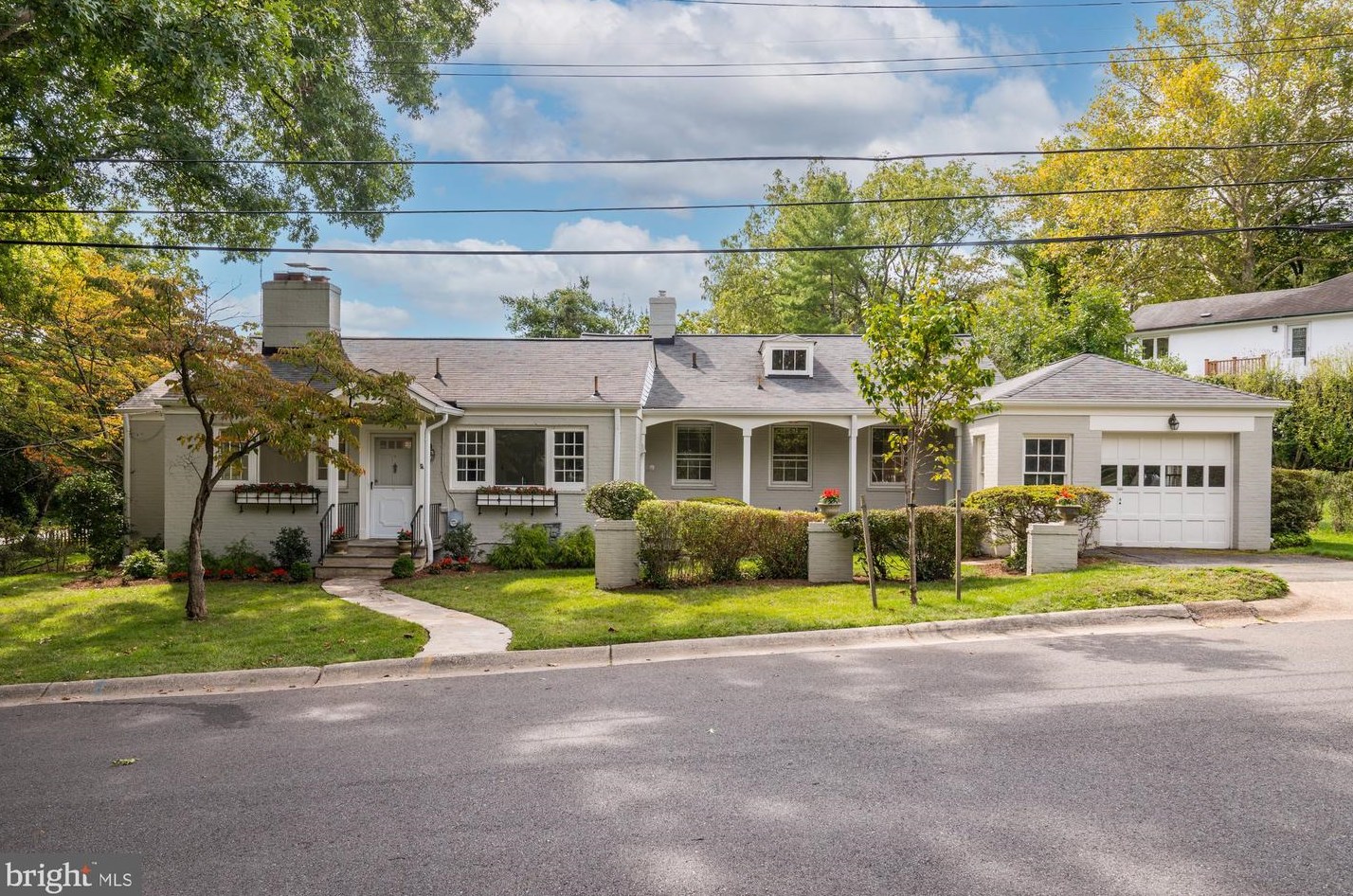 9225 Levelle Dr, Bethesda, MD 20815-5603