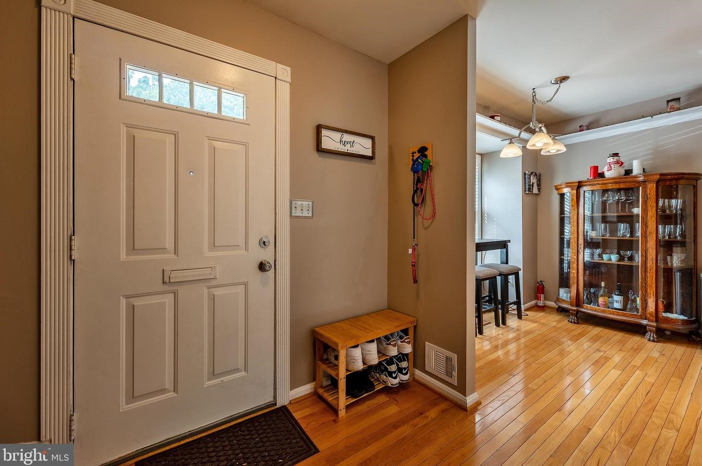 10013 Maple Leaf Dr, Gaithersburg MD  20886-1131 exterior