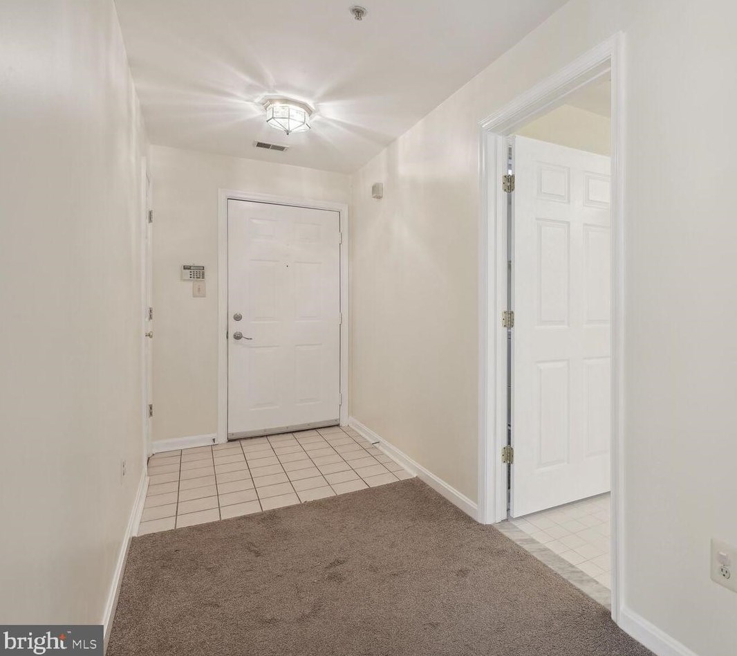 125 Timberbrook Ln #204, Gaithersburg, MD 20878