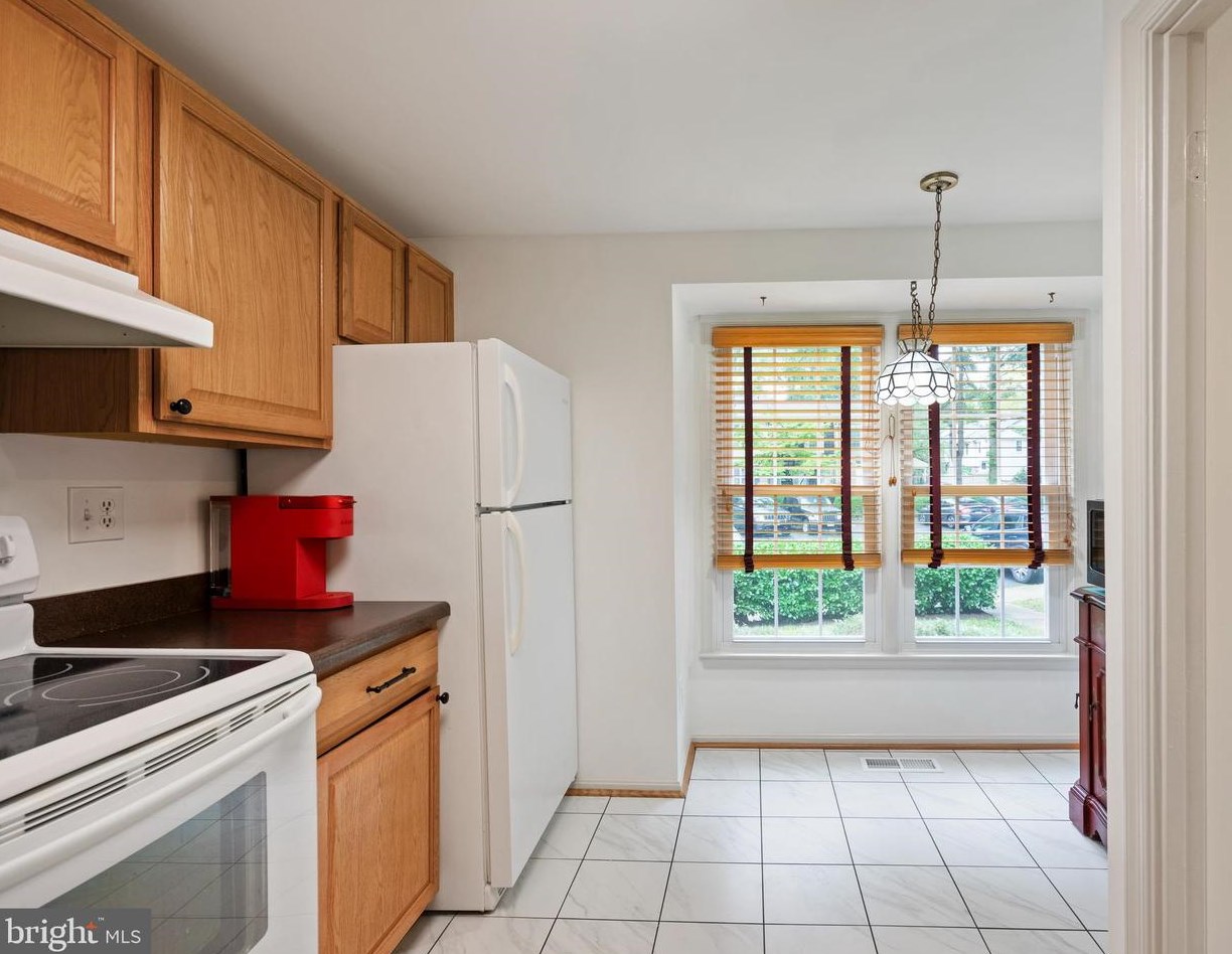 20523 Strath Haven Dr, Gaithersburg, MD 20886-4055