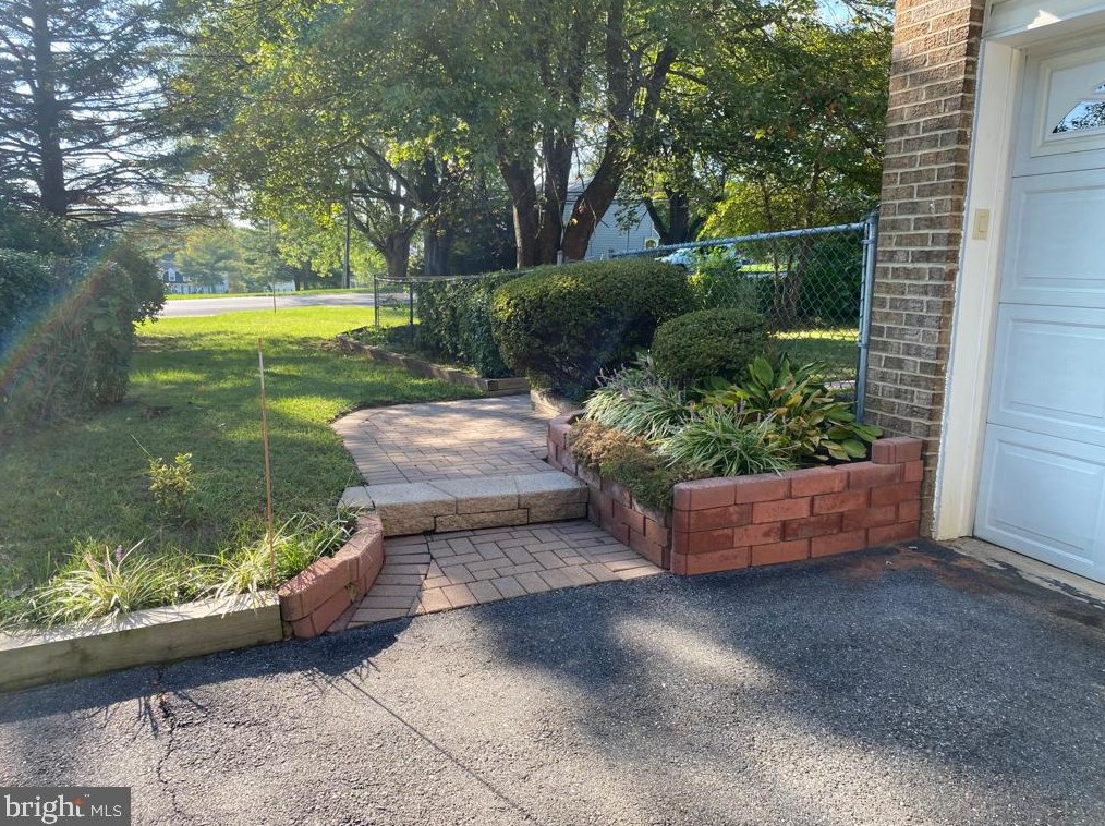19400 Framingham Dr, Gaithersburg MD  20879-1838 exterior