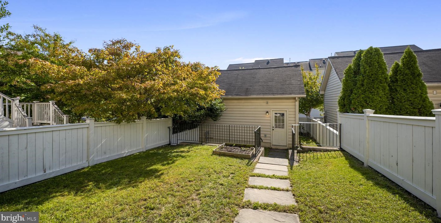 23618 General Store Dr, Clarksburg MD 20871-4322 exterior