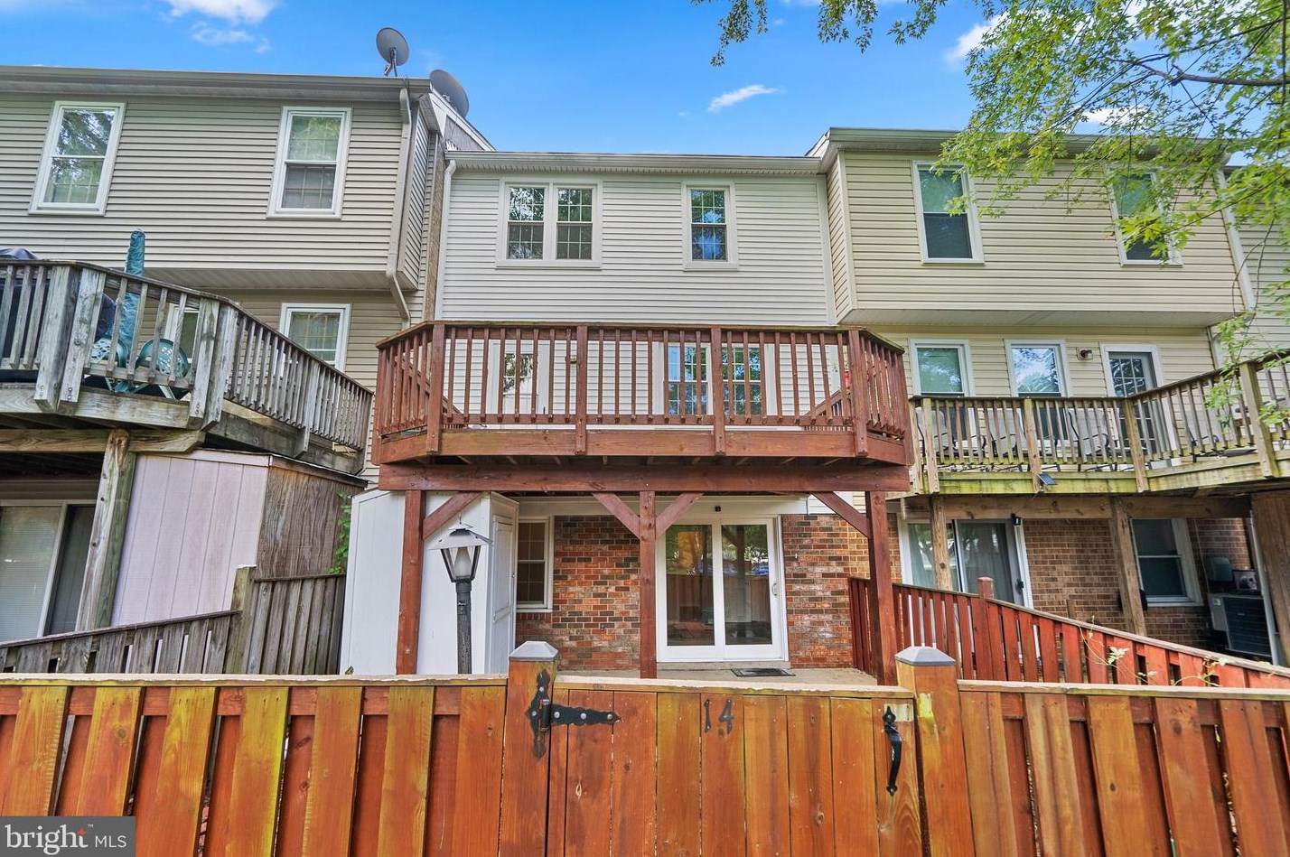 14 County Ct, Gaithersburg MD  20878-2811 exterior