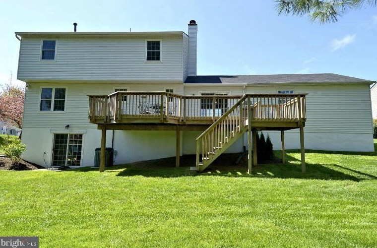 19533 Ridge Heights Dr, Gaithersburg, MD 20879-1657