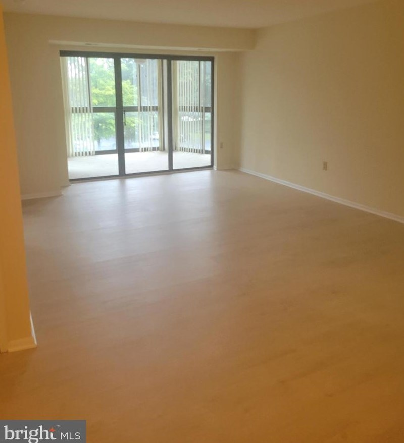 15115 Interlachen Dr #3-301, Silver Spring, MD 20906