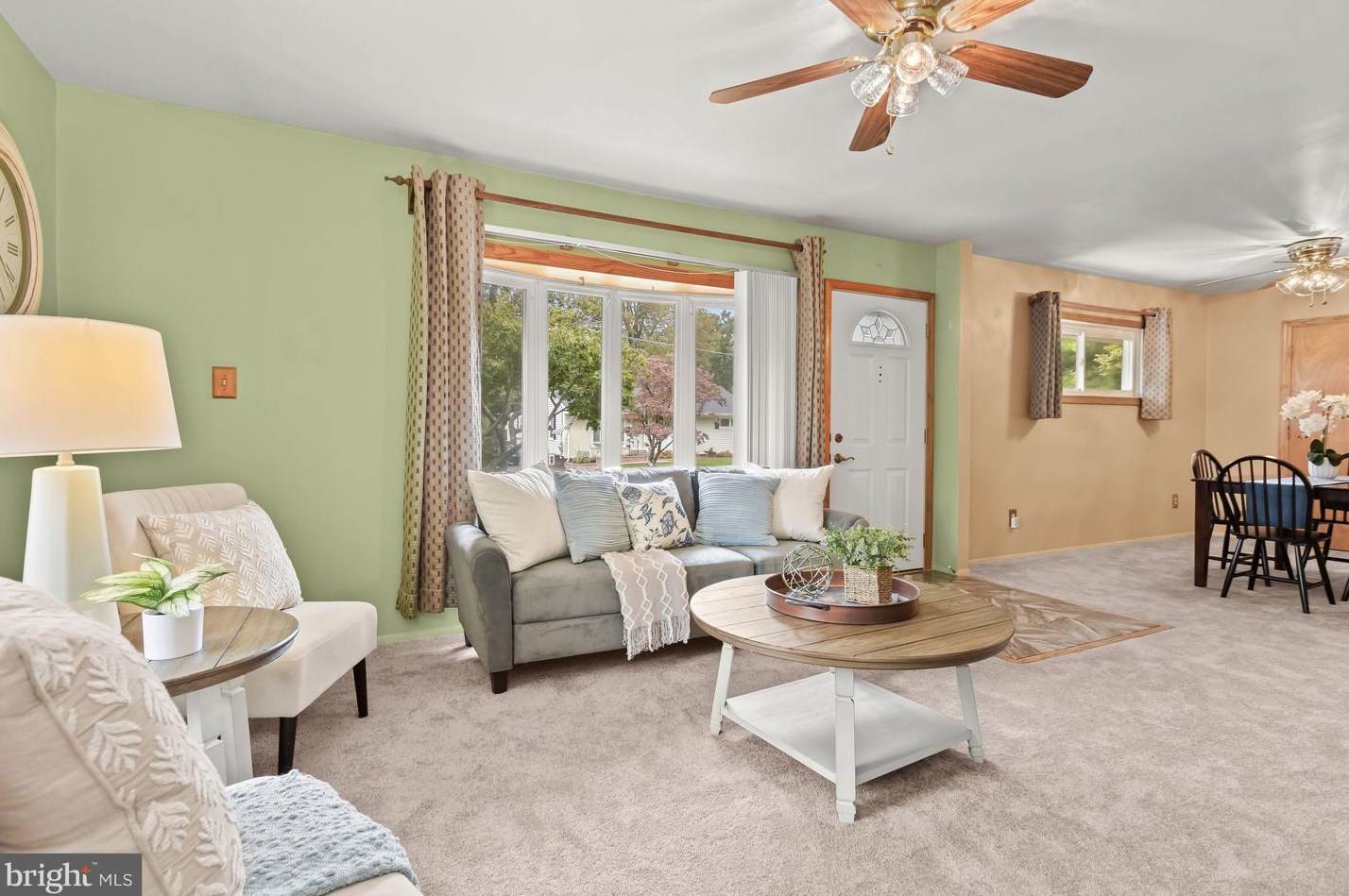 121 Tulip Dr, Gaithersburg, MD 20877-2028
