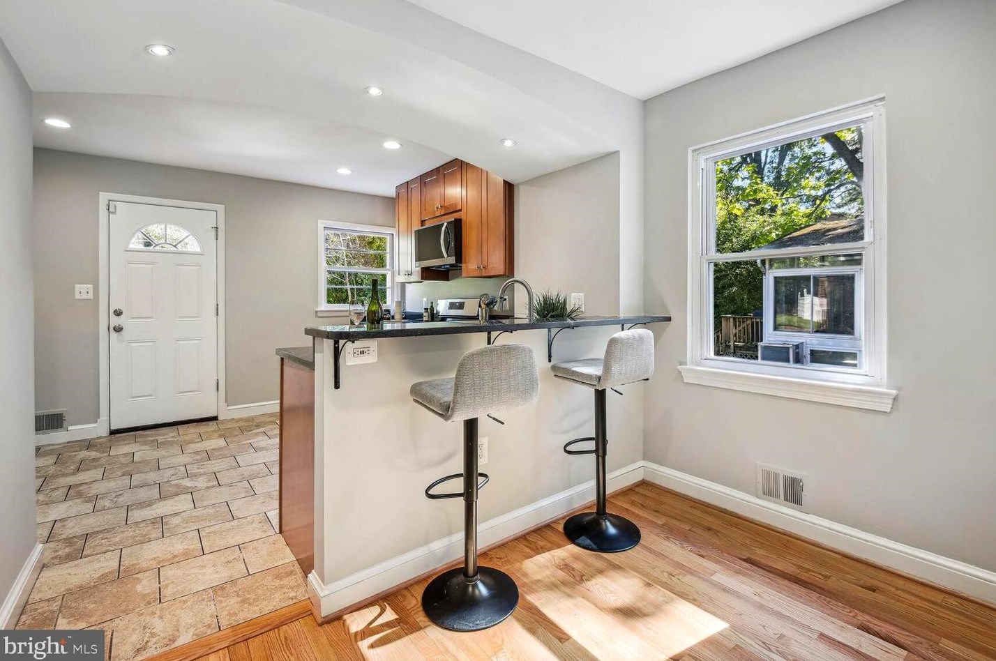 7413 Wildwood Dr, Silver Spring MD 20912-7441 exterior