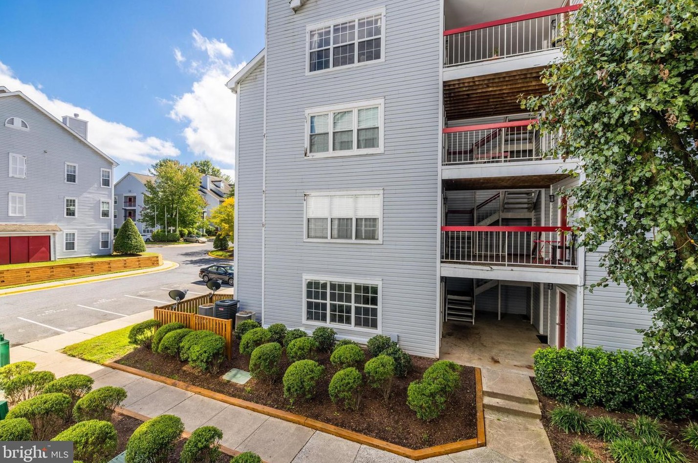 18512 Boysenberry Dr, Gaithersburg MD  20879-3669 exterior