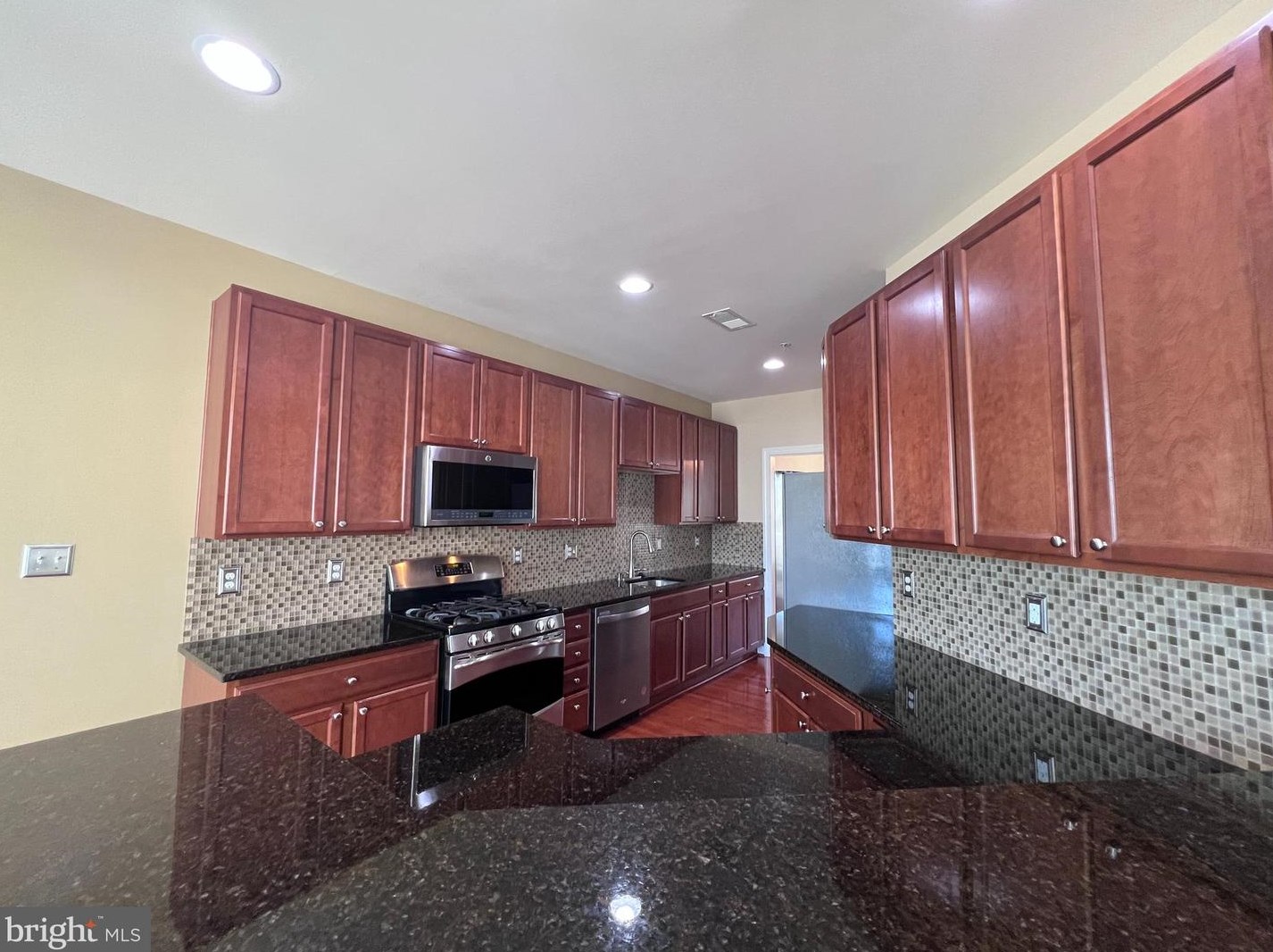 129 Autumn View Dr, Gaithersburg MD  20878-7818 exterior