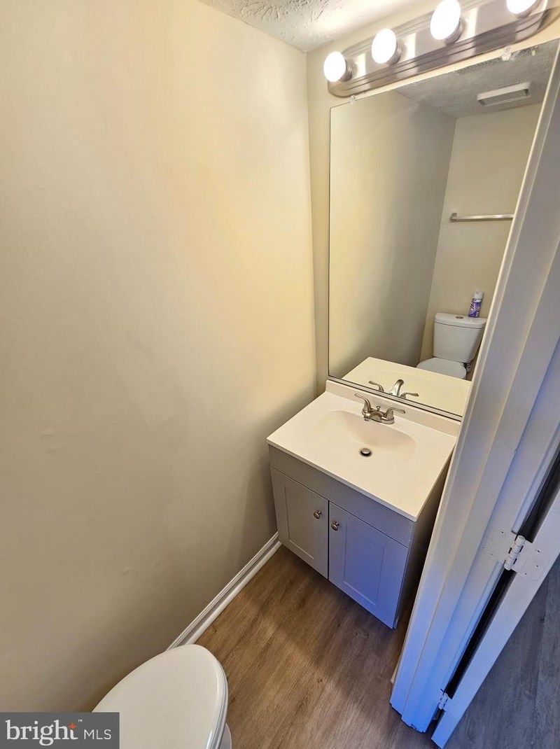 17917 Cottonwood Ter, Gaithersburg MD  20877-1029 exterior