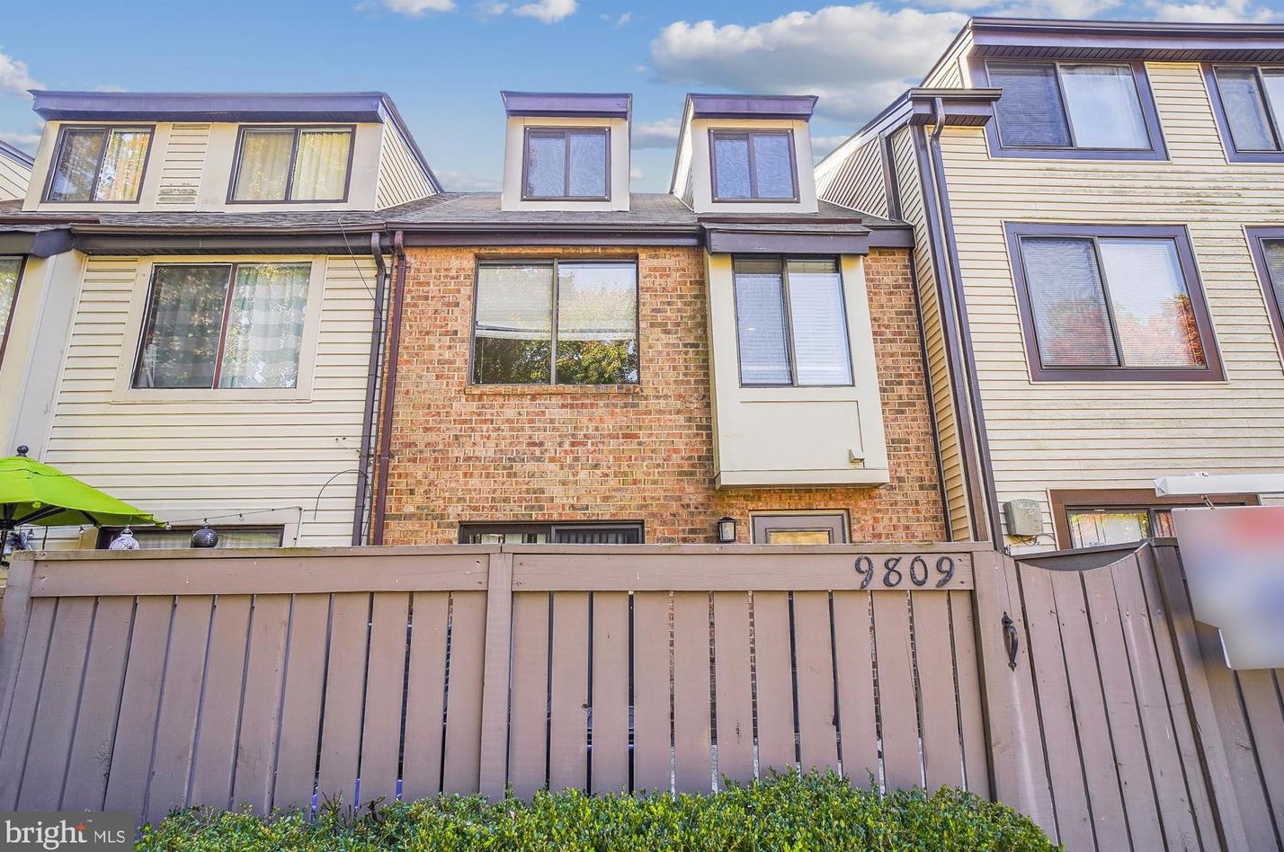 9809 Brookridge Ct, Gaithersburg MD  20886-1109 exterior
