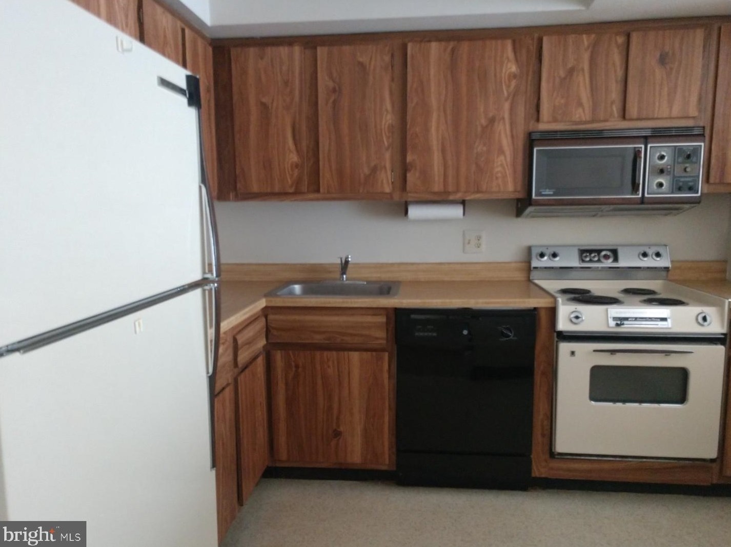 2921 N Leisure World Blvd #1-325, Silver Spring, MD