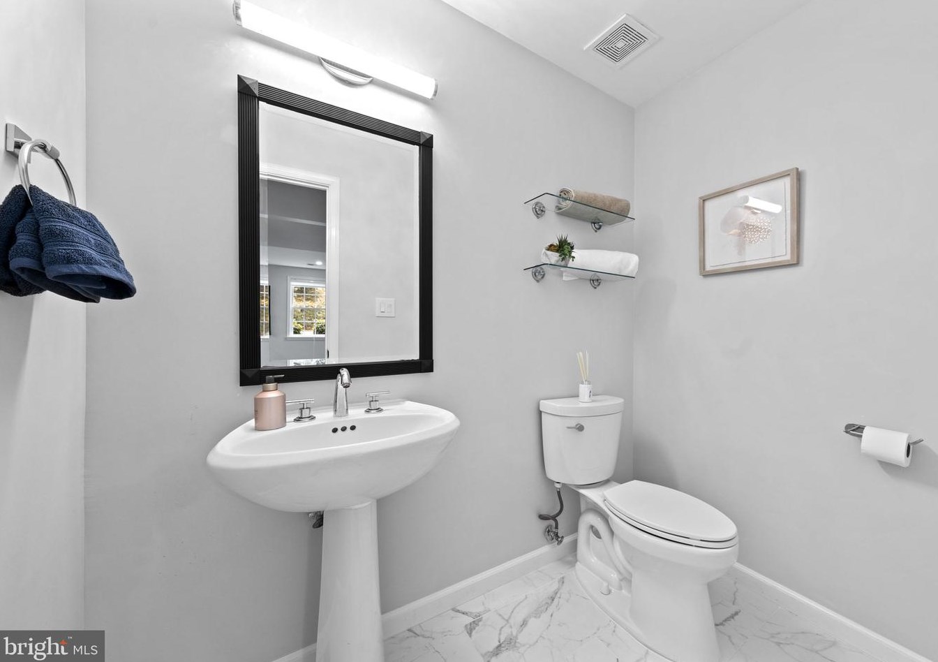 13324 Bondy Way, Gaithersburg MD  20878-2132 exterior