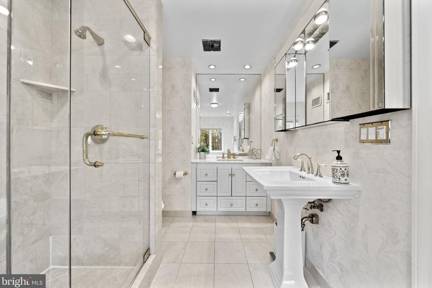 13324 Bondy Way, Gaithersburg MD  20878-2132 exterior