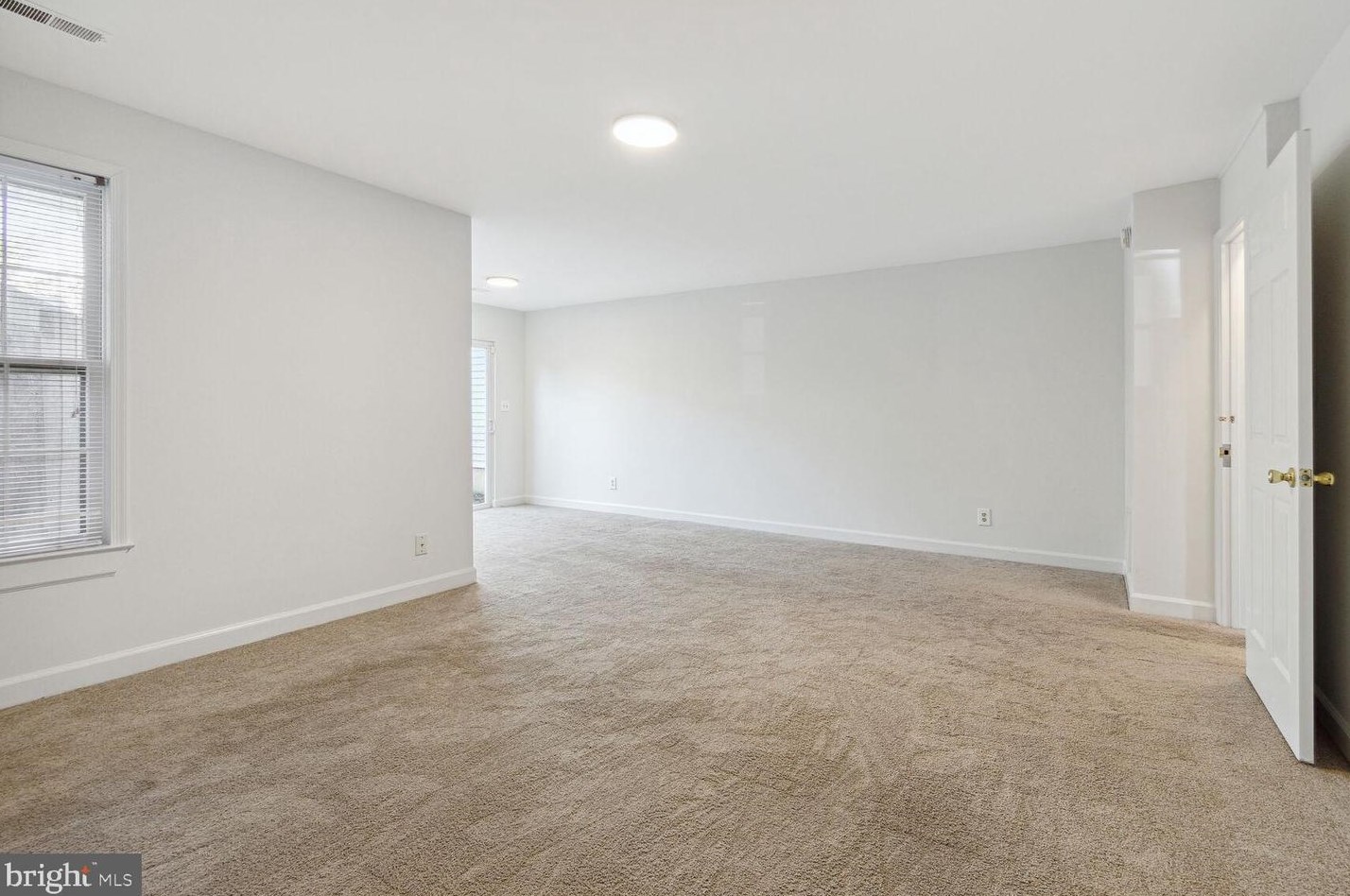 2826 Strauss Ter, Silver Spring, MD 20904