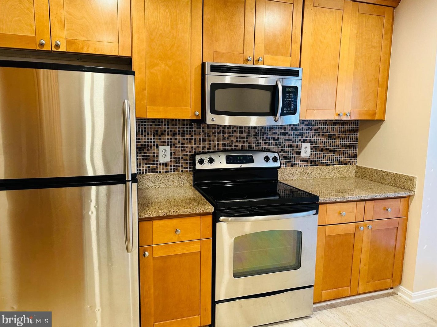 10028 Maple Leaf Ct, Gaithersburg MD  20886-1138 exterior